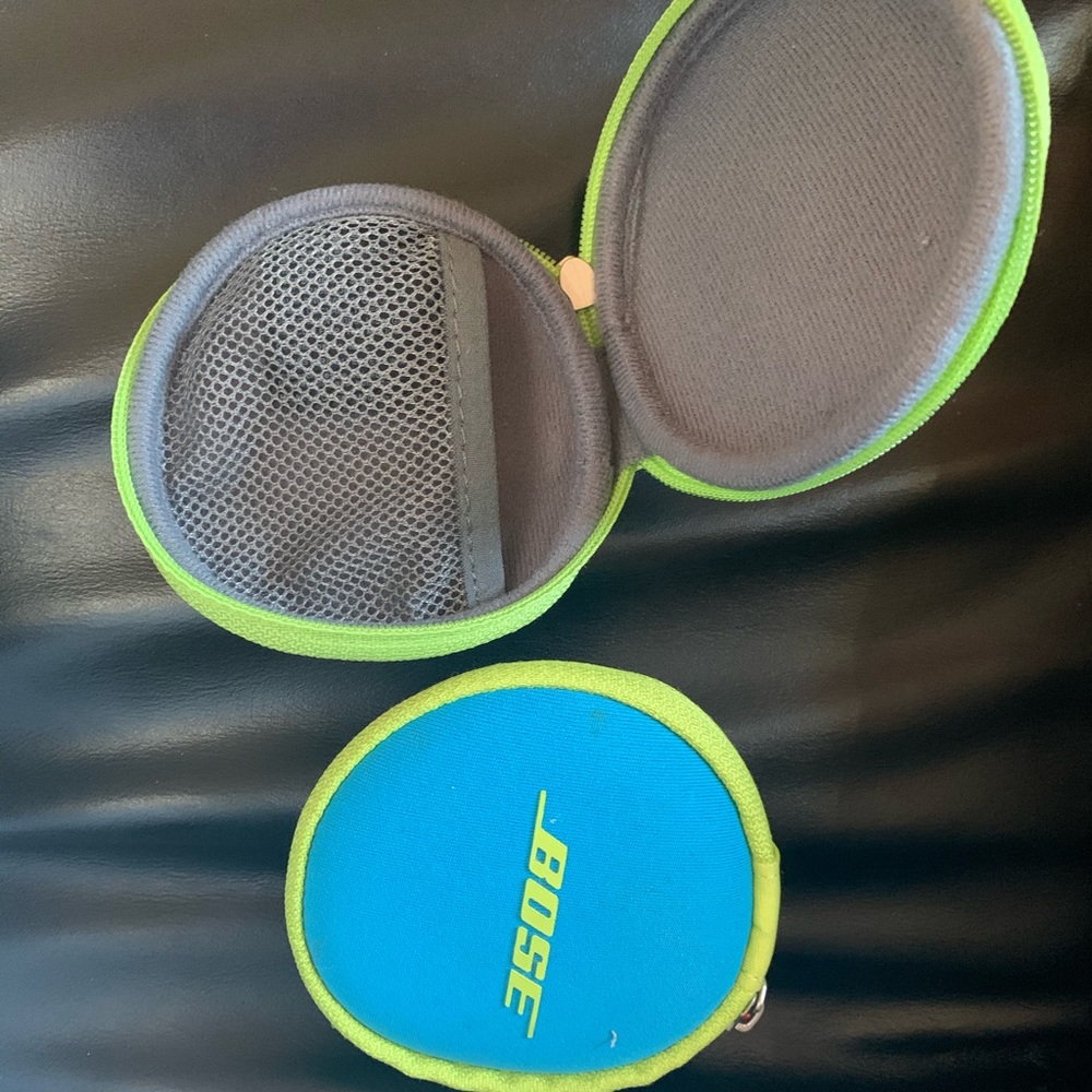 2 Bose earbud cases